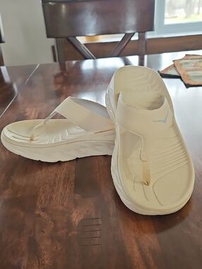 Hoka One One Flip Flop  Size 7w Color Cream